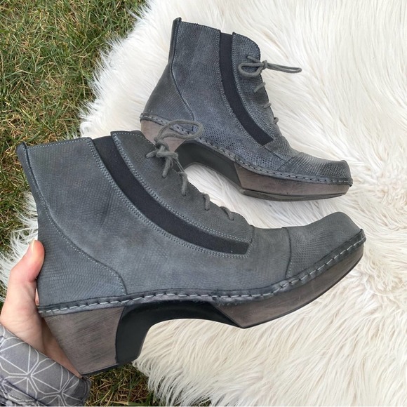 Naot Avila Lace Up Boot ankle booties Reptile Grey Leather 38